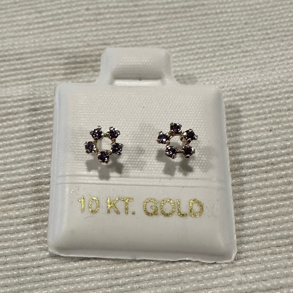 10k gold Baby earring with rounded back